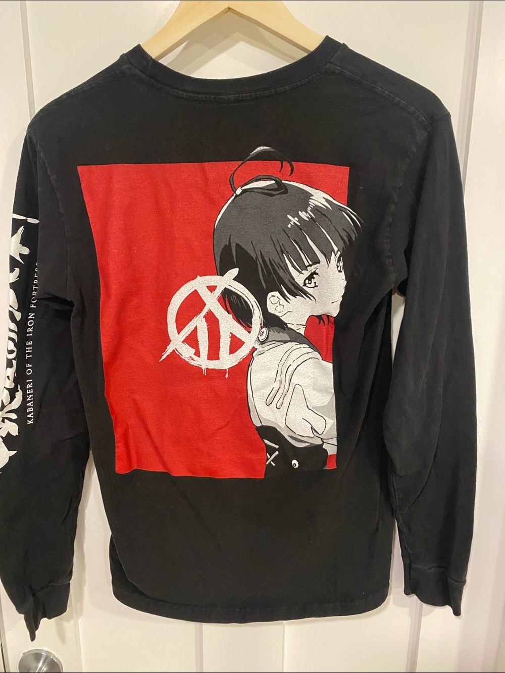 Black & Red Anime Graphic Long-Sleeve Adult Top